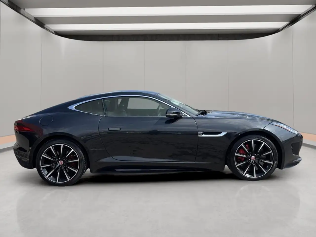 Jaguar F-Type снимка Jaguar F-Type