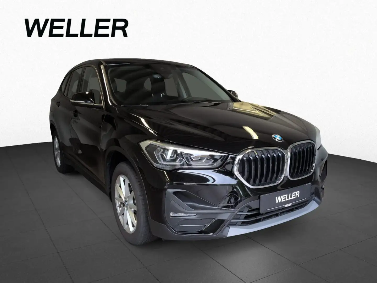 BMW X1 sDrive20i Adavant Navi LED AHK Tempo PDC DAB Schwarz - 2