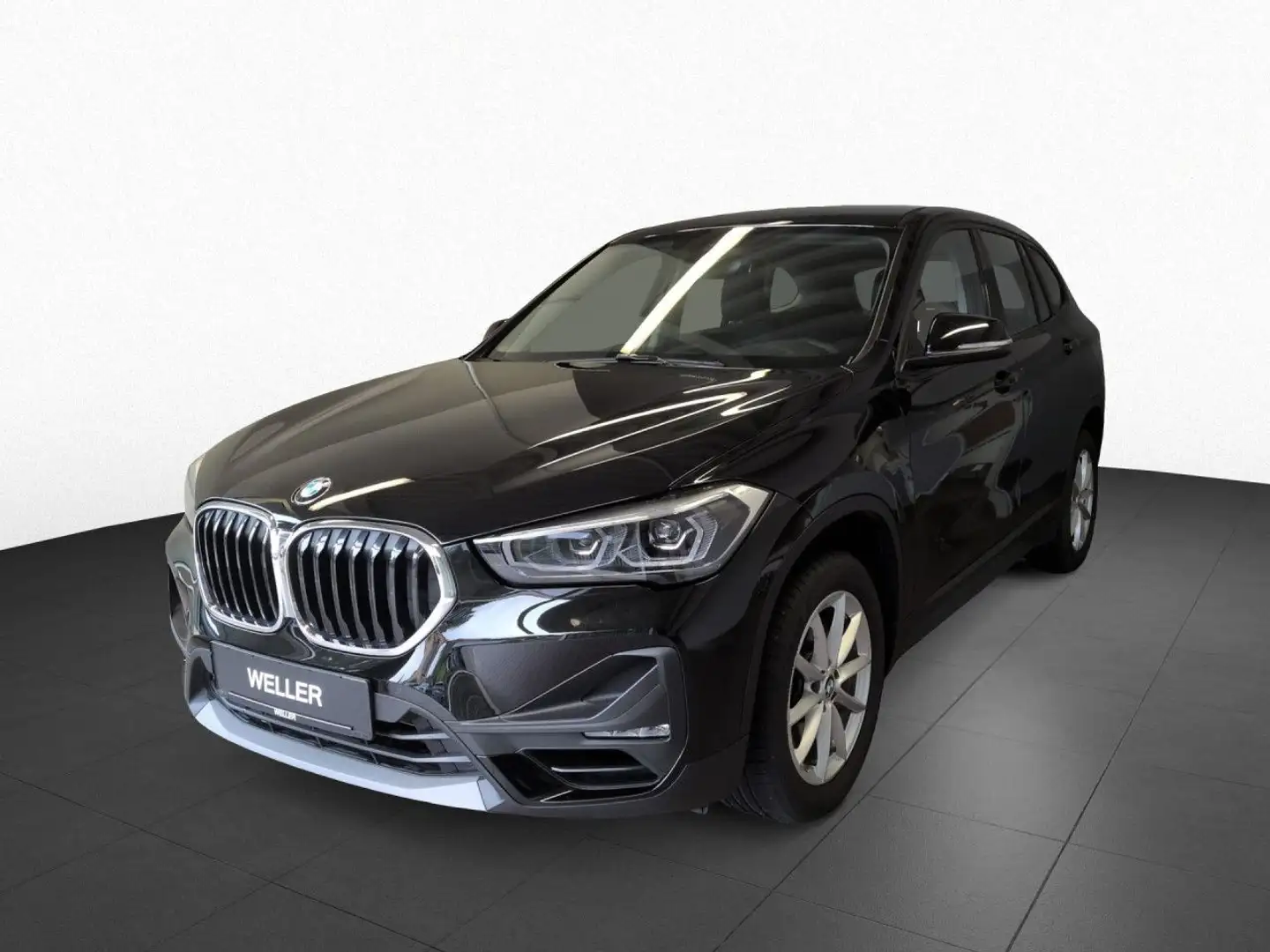 BMW X1 sDrive20i Adavant Navi LED AHK Tempo PDC DAB Schwarz - 1