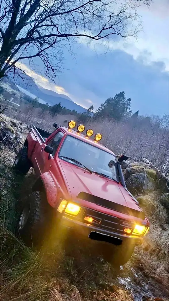 Toyota Hilux PLAT.CAB. D