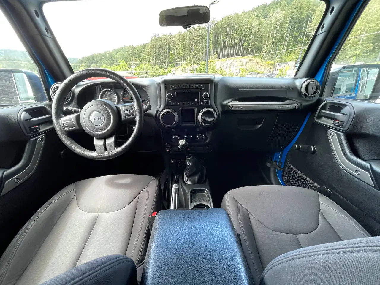 Jeep Wrangler снимка Jeep Wrangler
