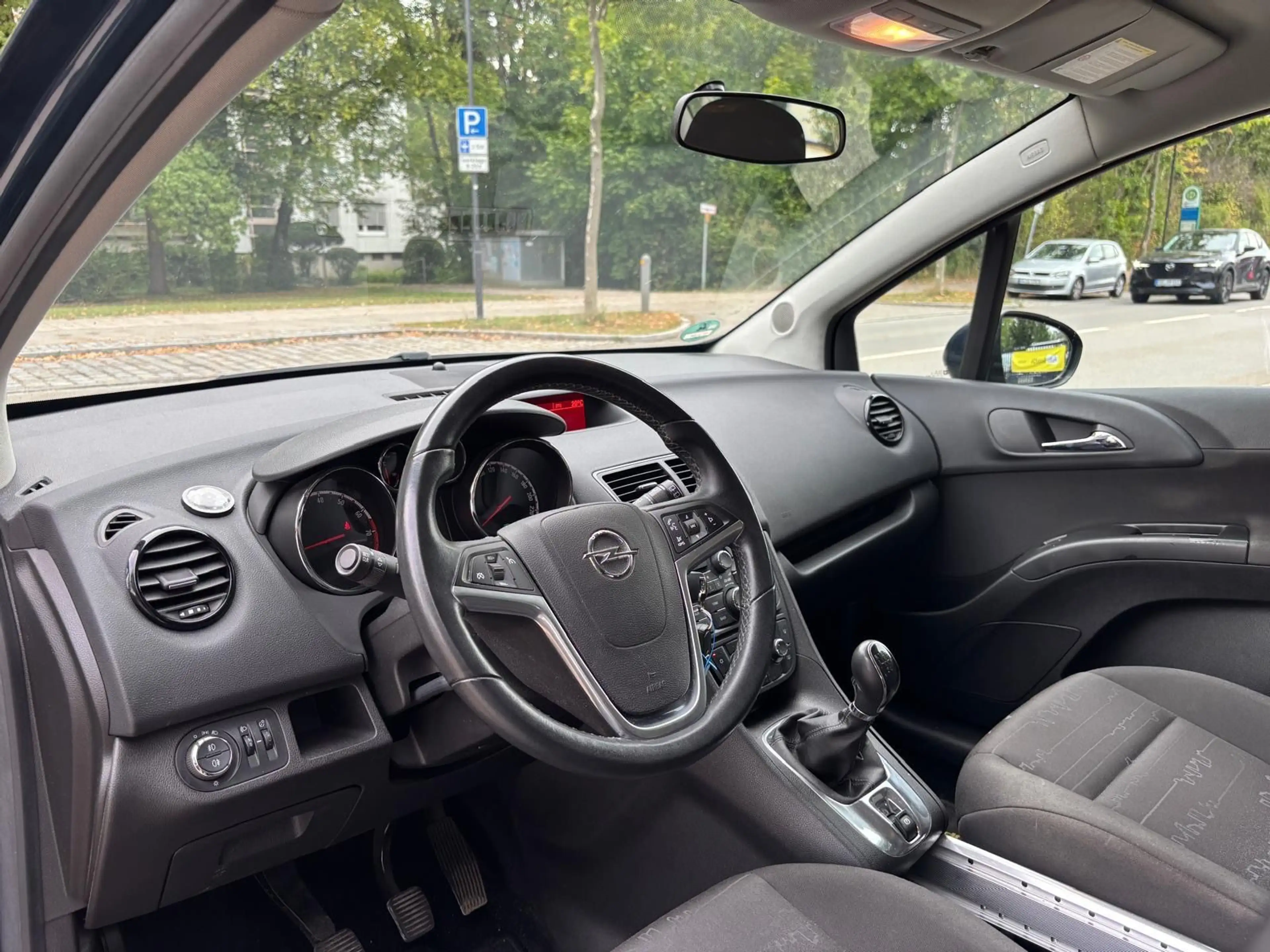 Opel Meriva B Edition — photo 14