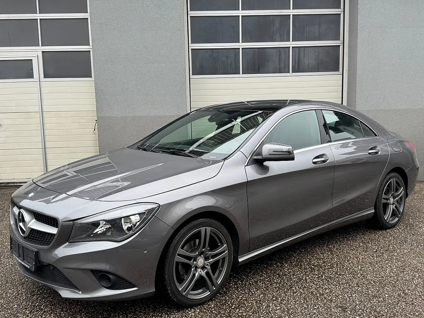 Mercedes-Benz CLA 180 Aut. *1.Besitz!* Gris - 1