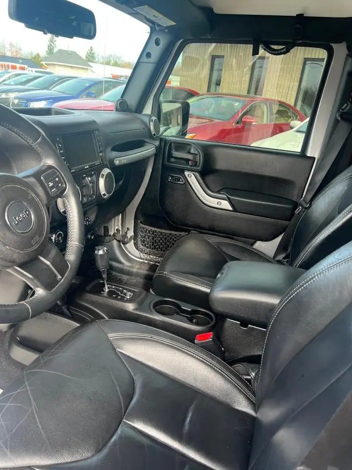 Jeep Wrangler снимка Jeep Wrangler