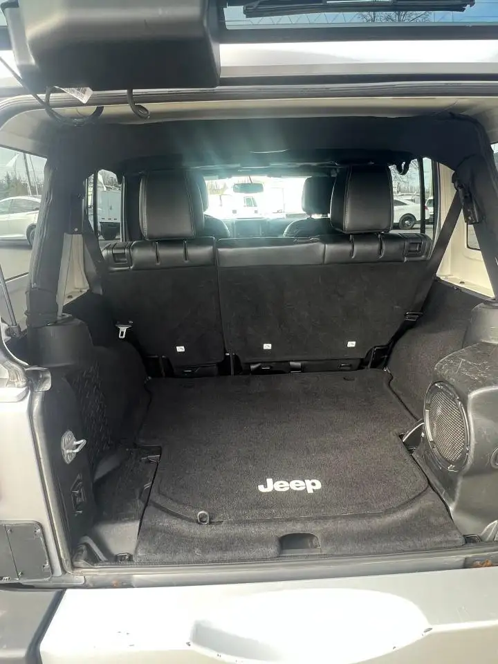 Jeep Wrangler снимка Jeep Wrangler