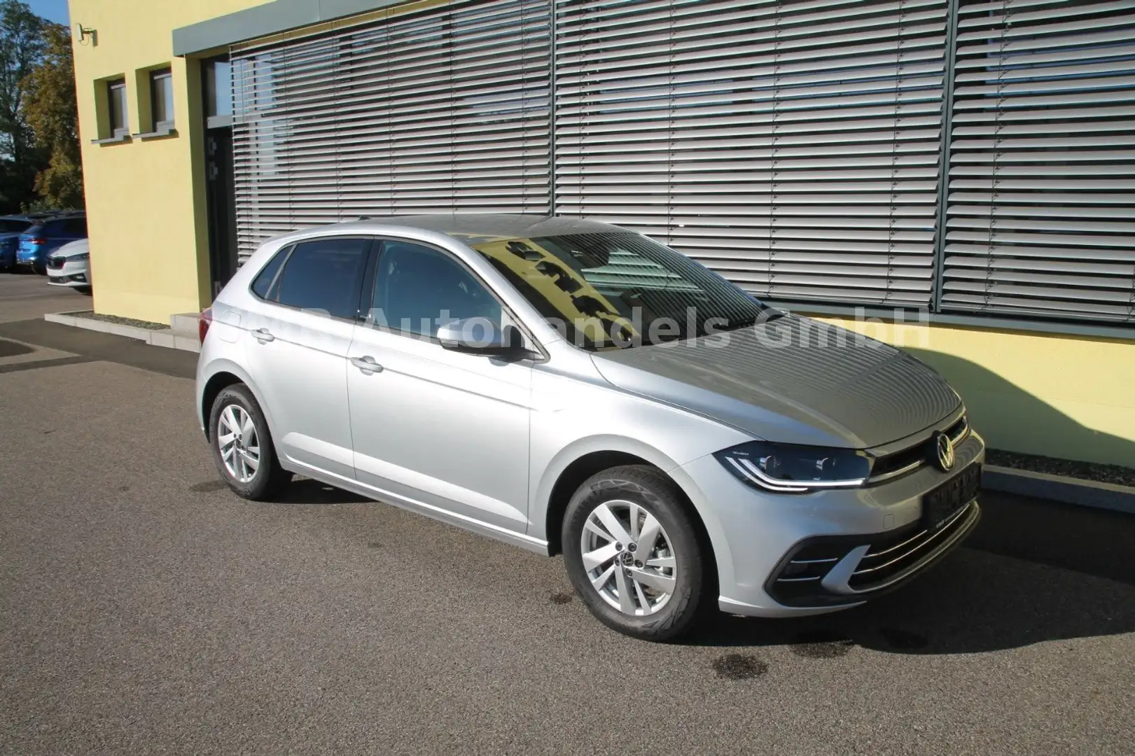 Volkswagen Polo 1.0 TSI Style *4J.Gar.*DAB*APP*dig.Cockpit* Silber - 2