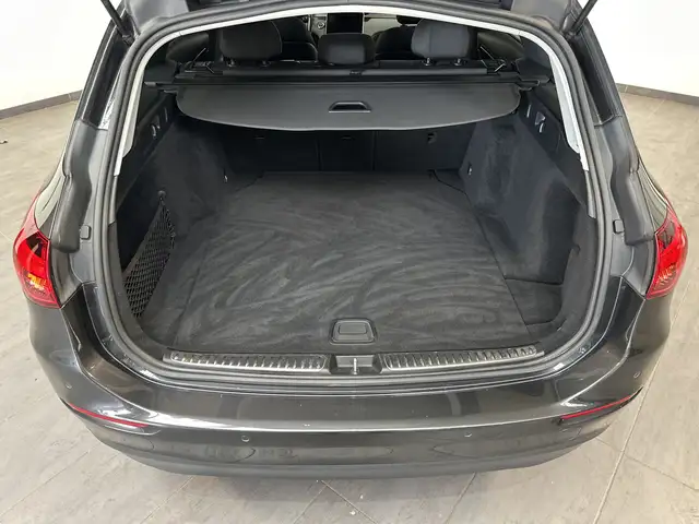Mercedes-Benz C-Class view 6