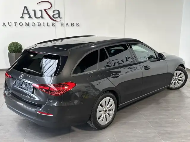 Mercedes-Benz C-Class view 5