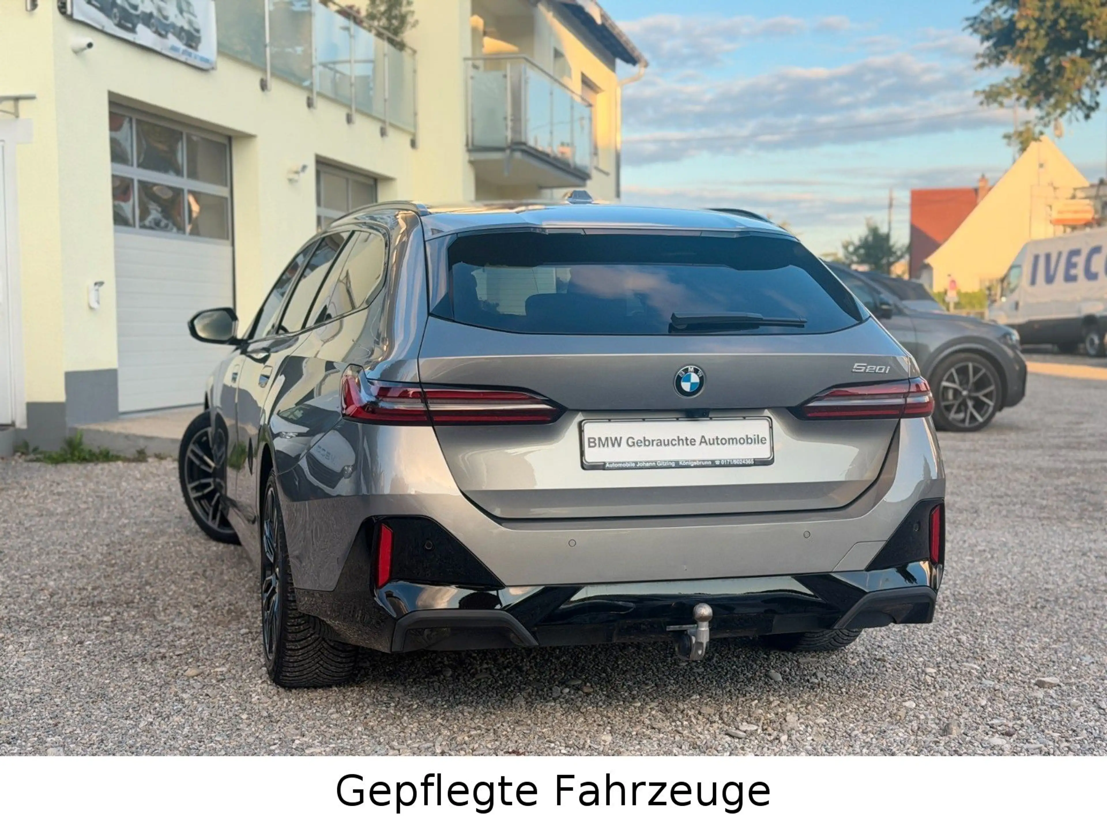 BMW 520 i Tour M PRO Shadow Iconic B&W Pano AHK Stand — photo 4