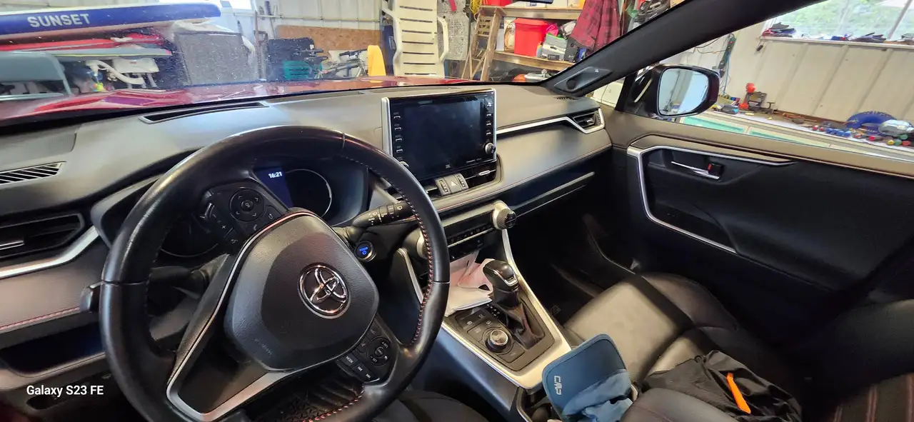 Toyota RAV 4 Prime снимка Toyota RAV 4 Prime
