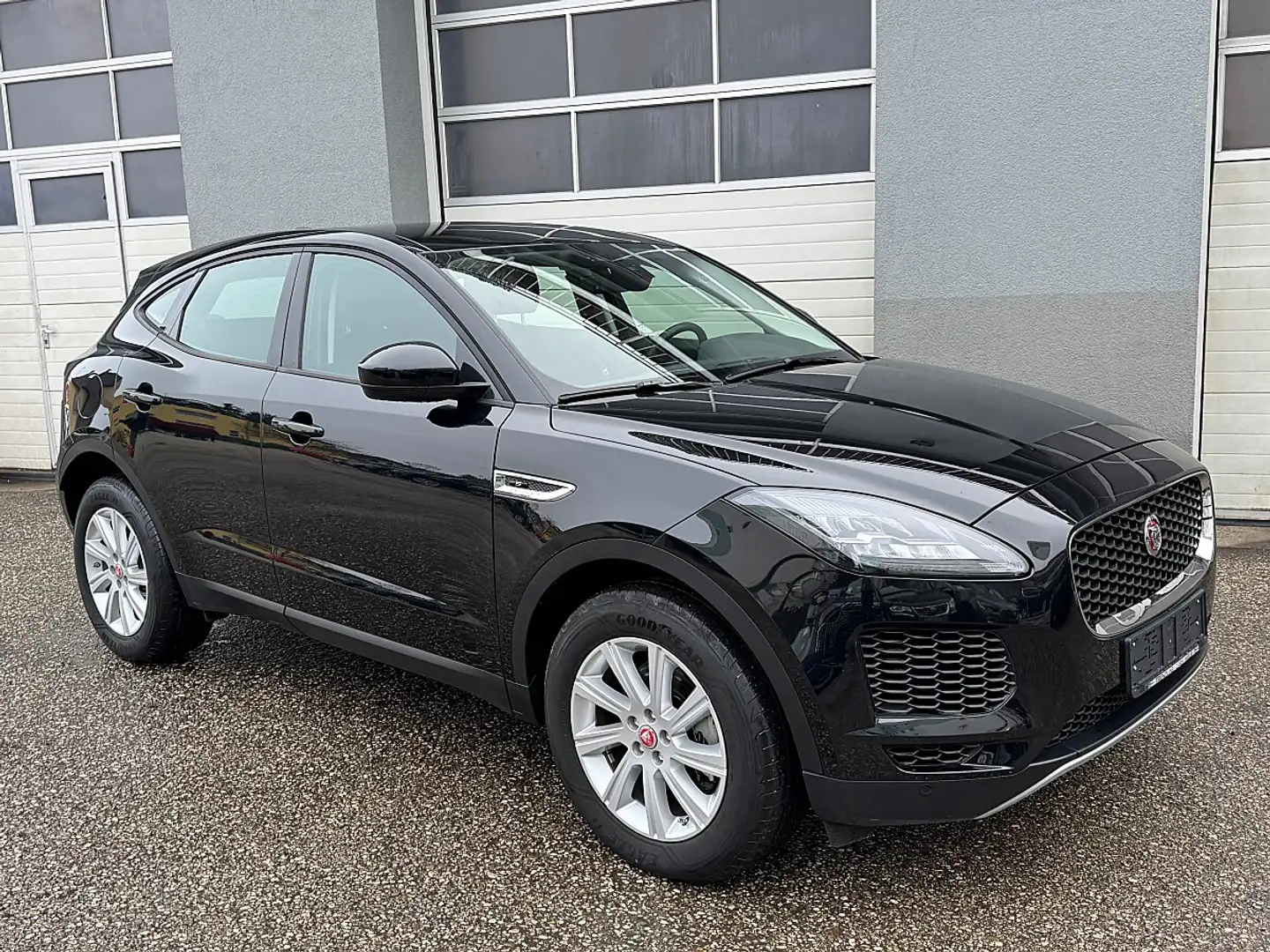 Jaguar E-Pace 2.0DI4 D150 SE AWD Aut. Noir - 2