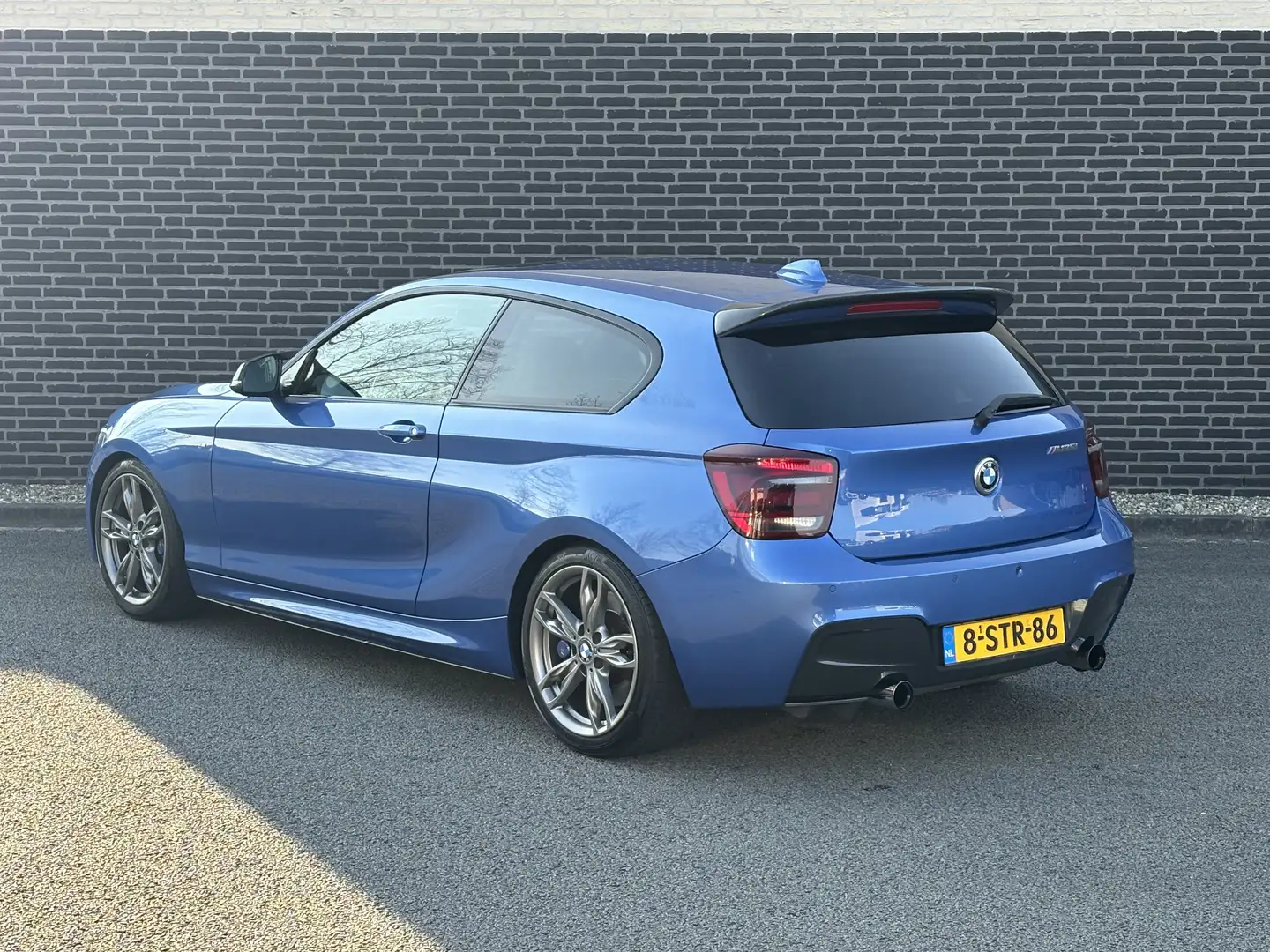 BMW 1er M Coupé M135i Blau - 2
