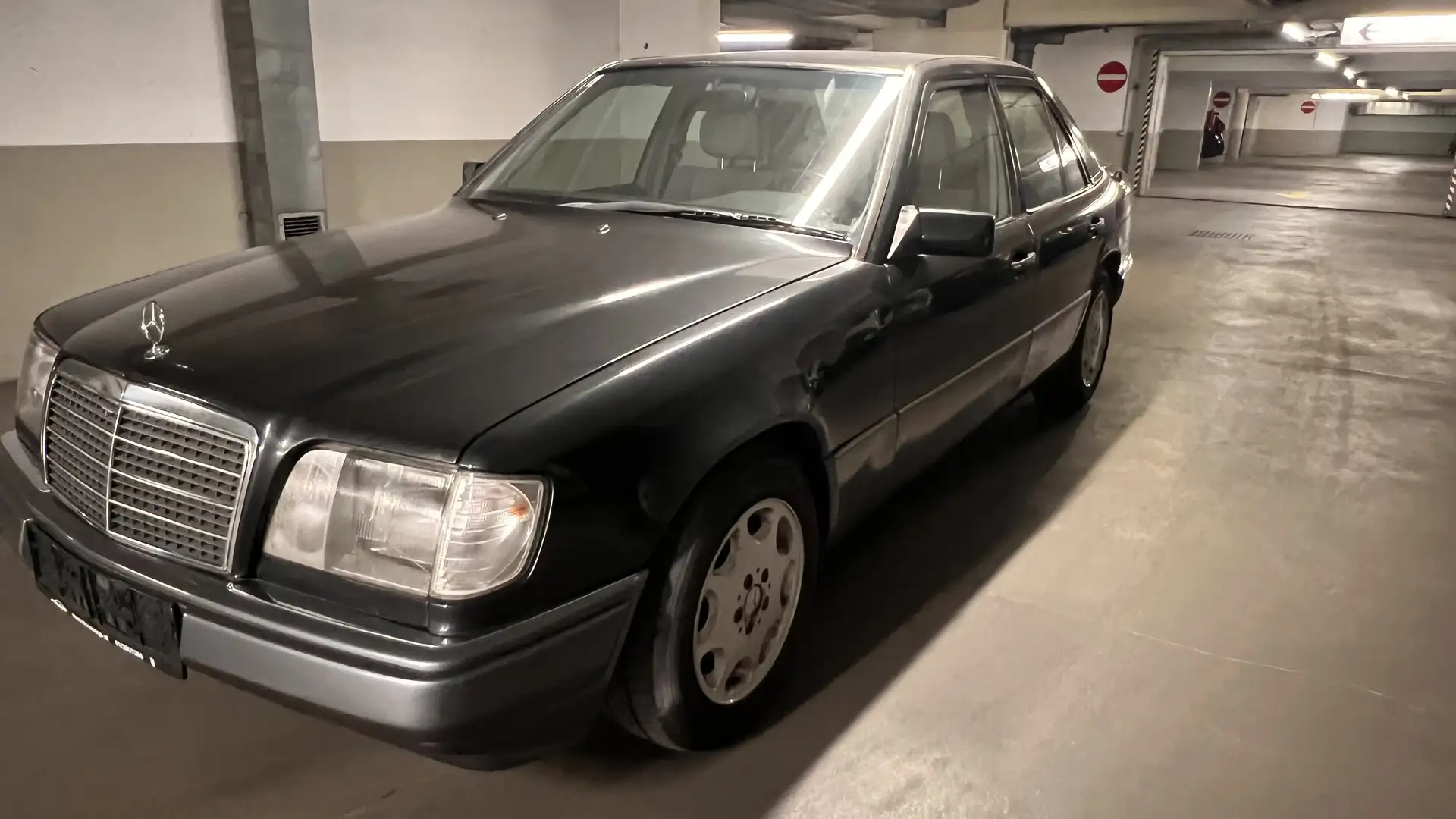 Mercedes-Benz E 250 Ds. Schwarz - 1