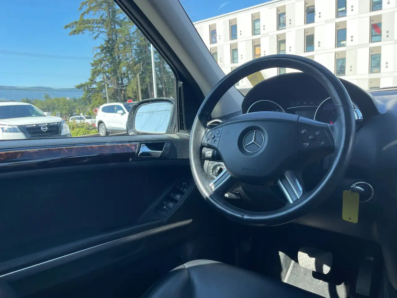 Mercedes-Benz M-Class photo Mercedes-Benz M-Class