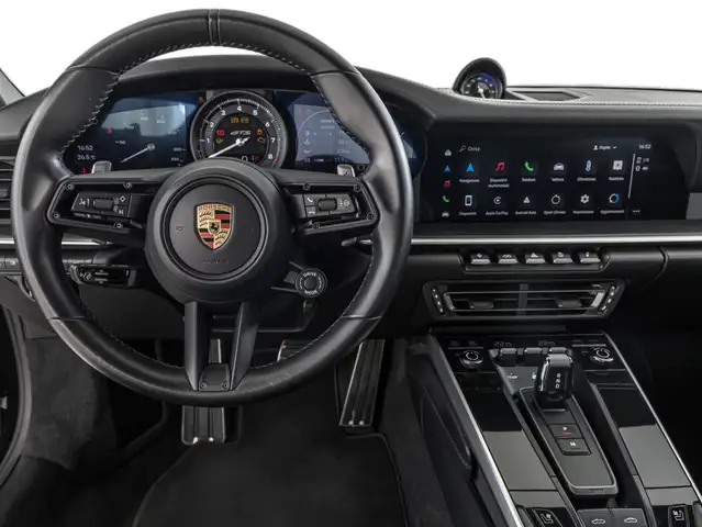 Porsche 911 view 13