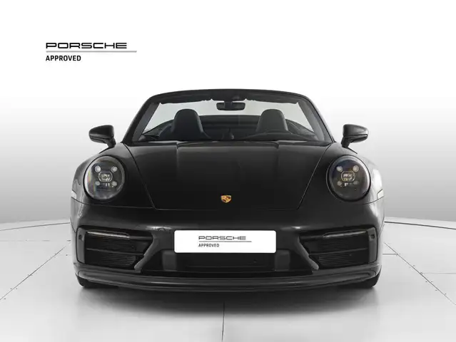Porsche 911 view 8