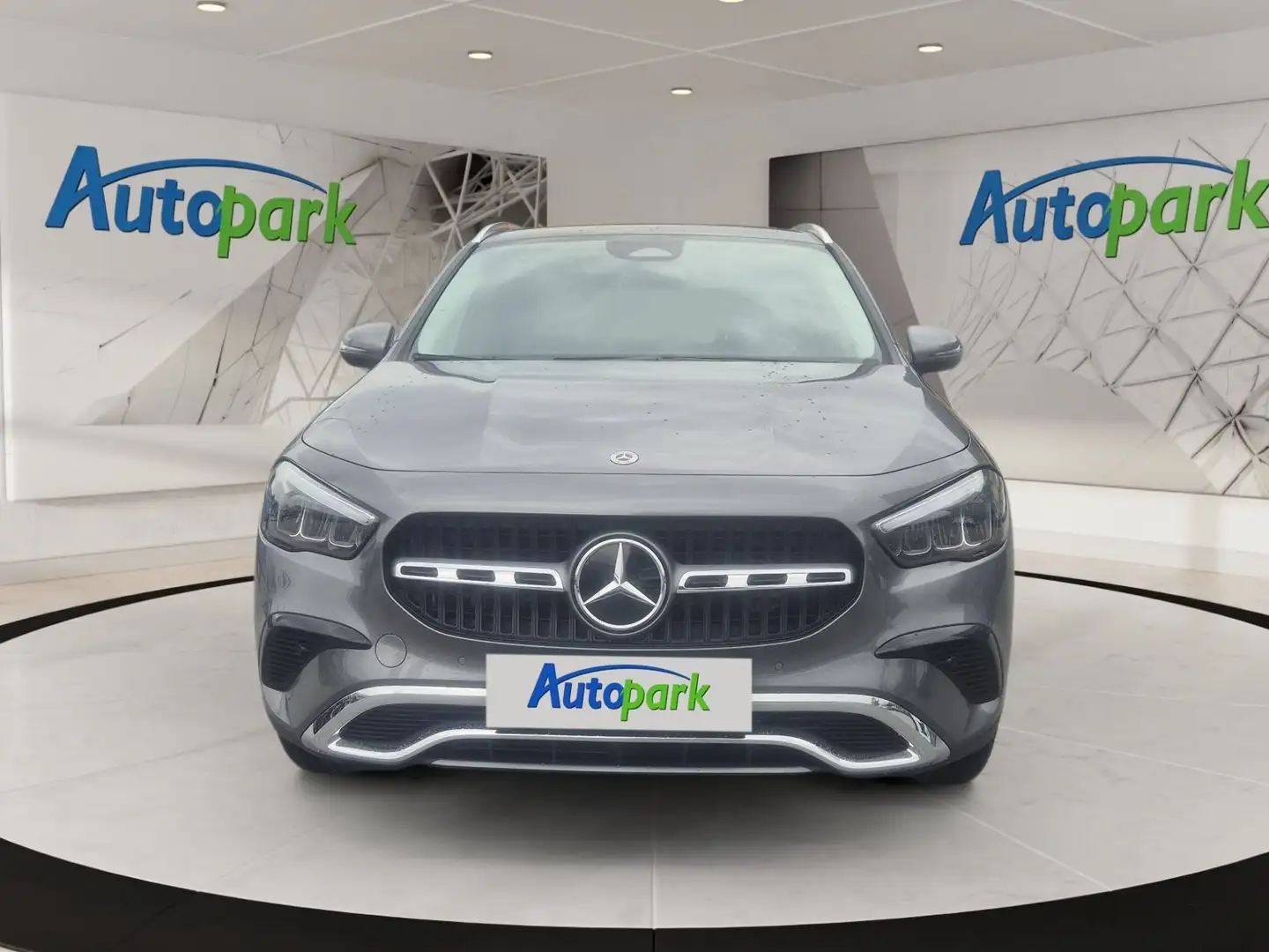 Mercedes-Benz GLA 180 Progressive Progressive Grau - 2