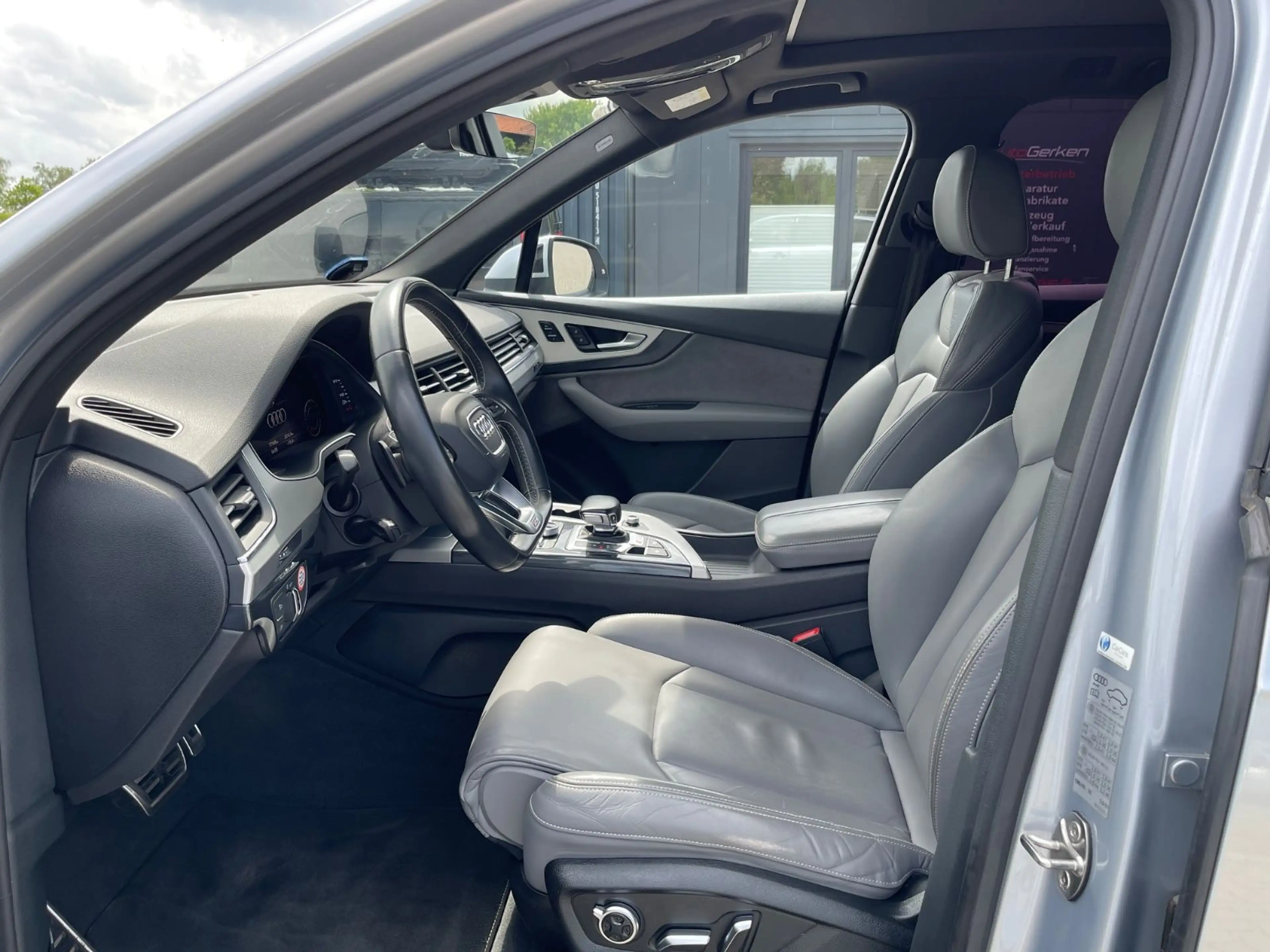 Audi SQ7 4.0 TDI quattro 2HD Standheizung Matrix — photo 10