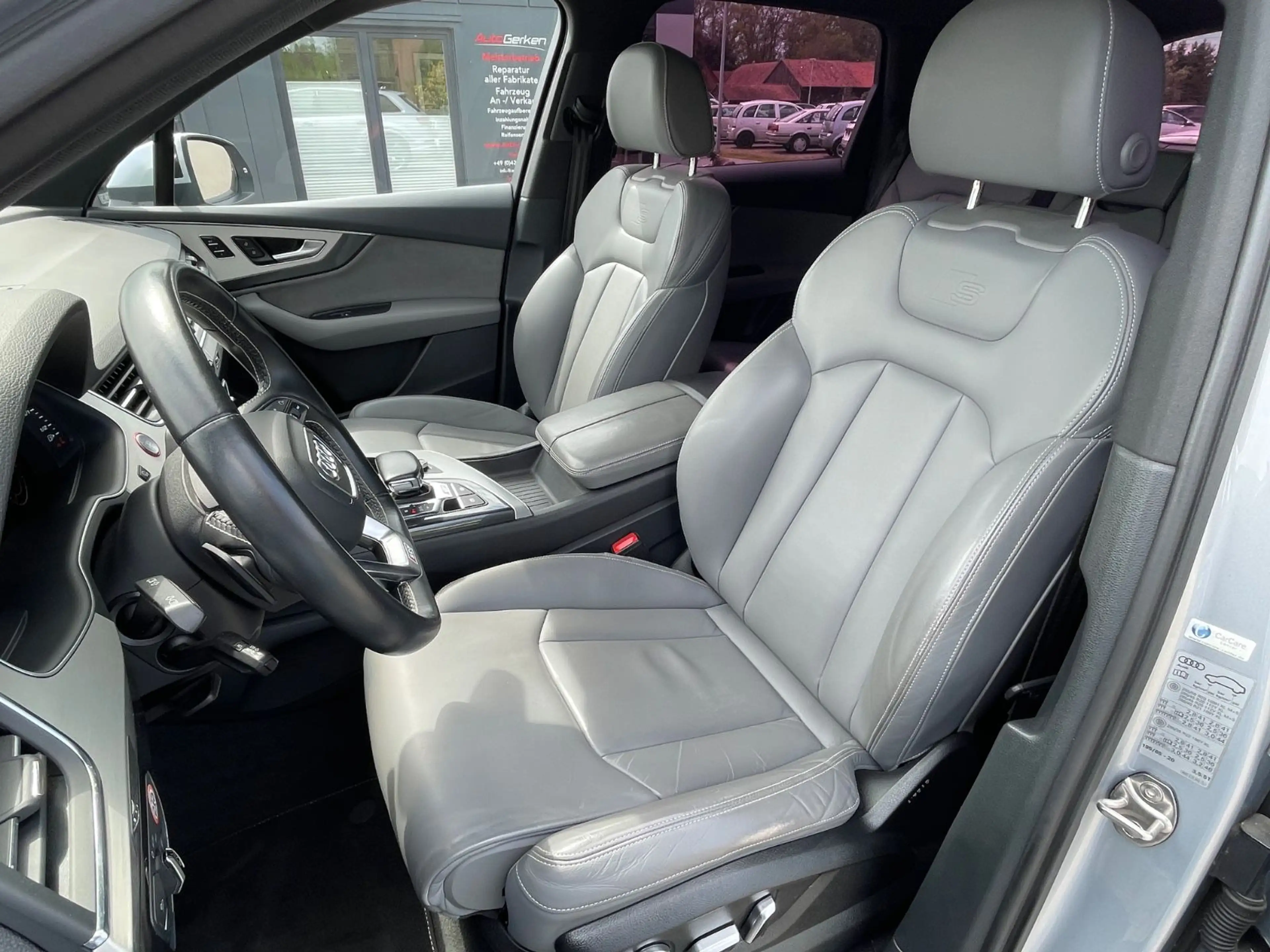 Audi SQ7 4.0 TDI quattro 2HD Standheizung Matrix — photo 12