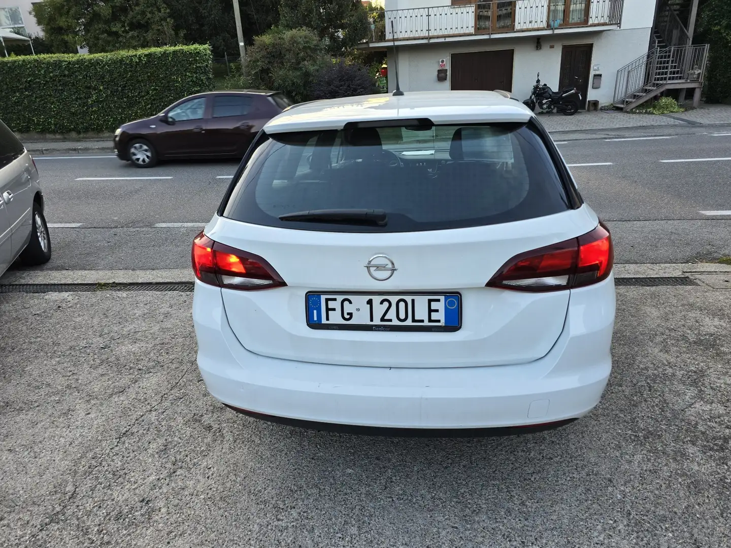 Opel Astra Sports Tourer 1.4 ecotec 100cv Dynamic Weiß - 2