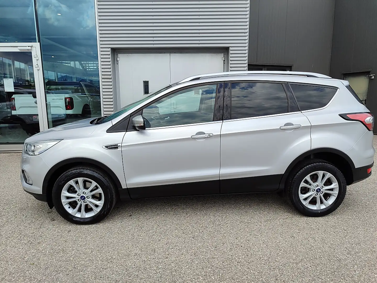 Ford Kuga 1,5 TDCi Titanium Silber - 2