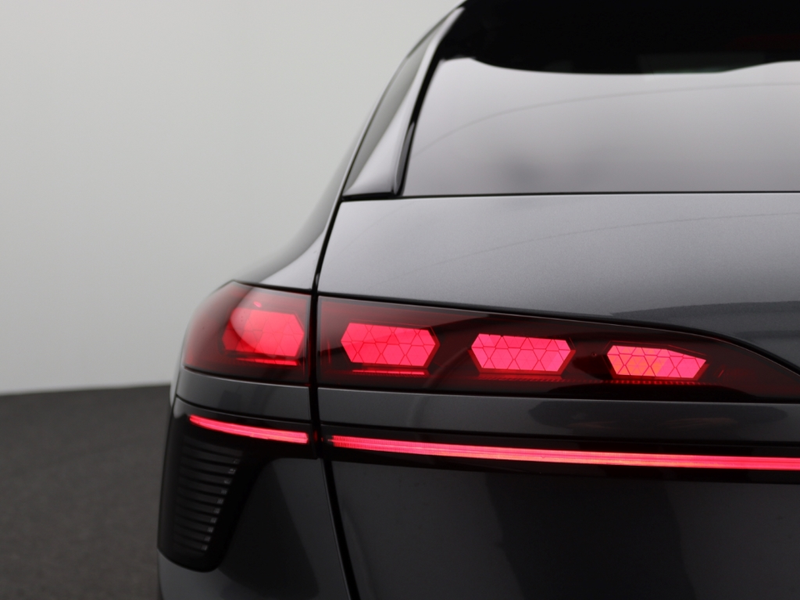 Audi A6 Avant 2.0 TFSI e-hybrid quattro 270 kW edition one — photo 49