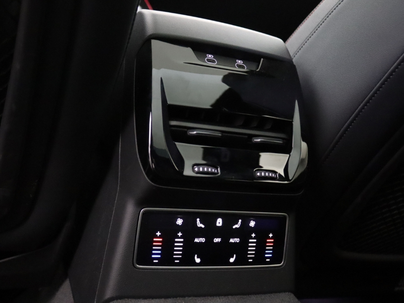 Audi A6 Avant 2.0 TFSI e-hybrid quattro 270 kW edition one — photo 42