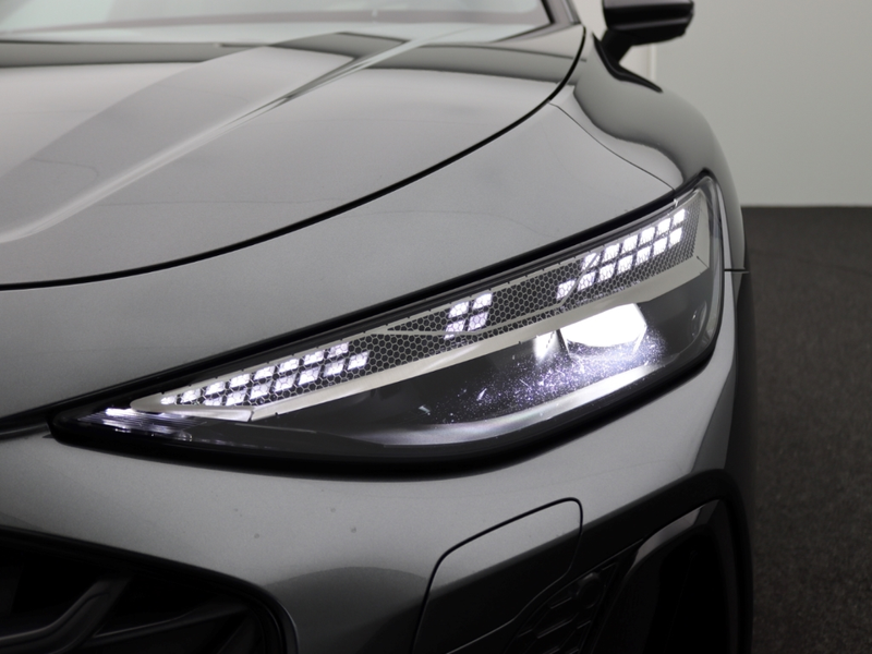 Audi A6 Avant 2.0 TFSI e-hybrid quattro 270 kW edition one — photo 48