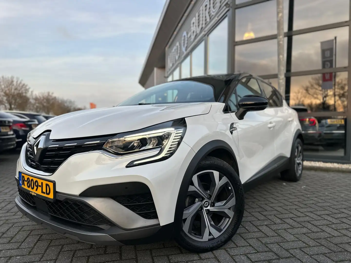 Renault Captur 1.3 TCe 140 PK | R.S. Line | Automaat | Keyless | Weiß - 2