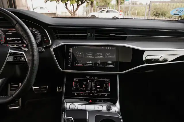 Audi A6 Avant view 15