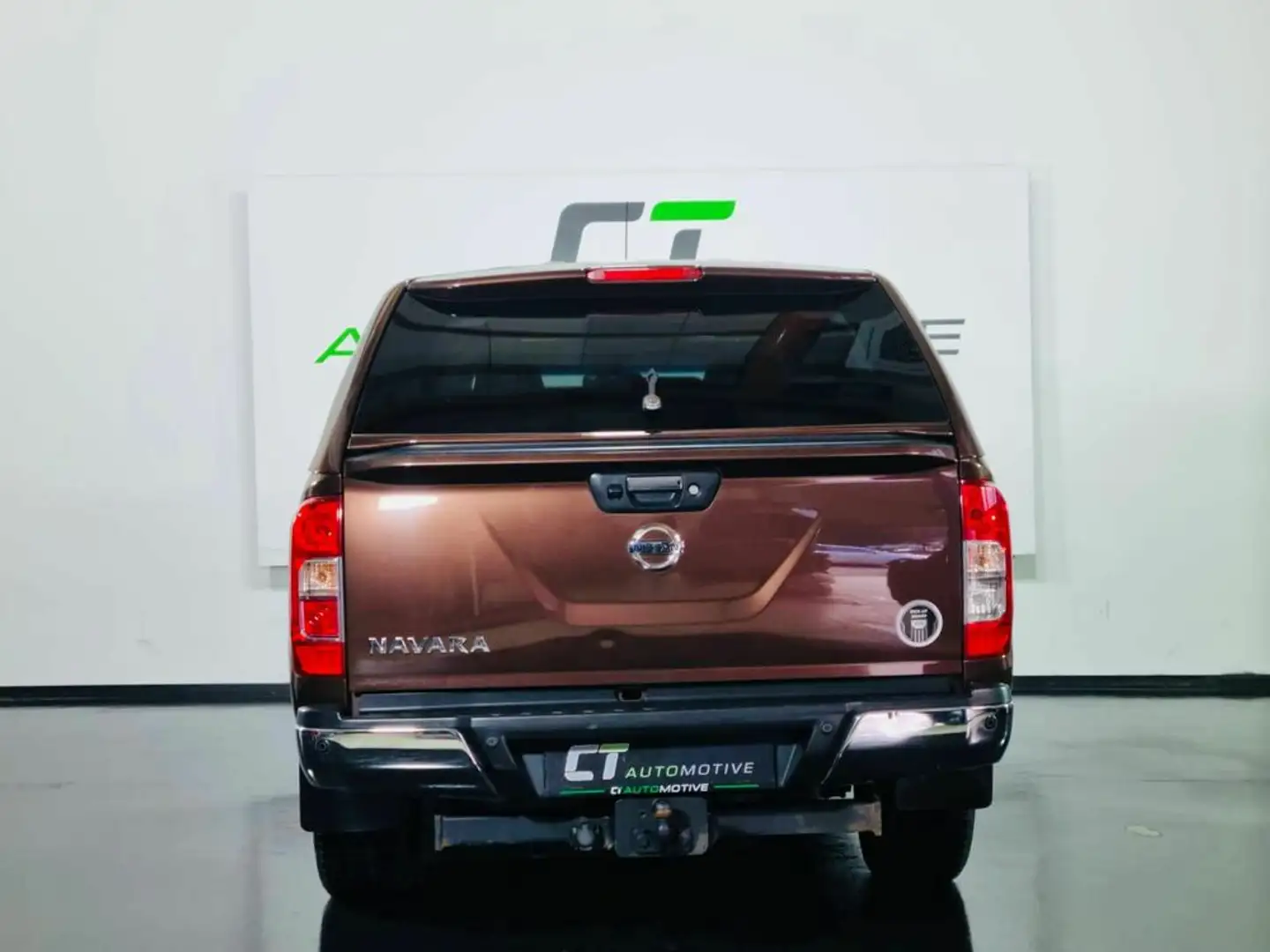 Nissan Navara DoubleCab 4x4 Aut. Brun - 2