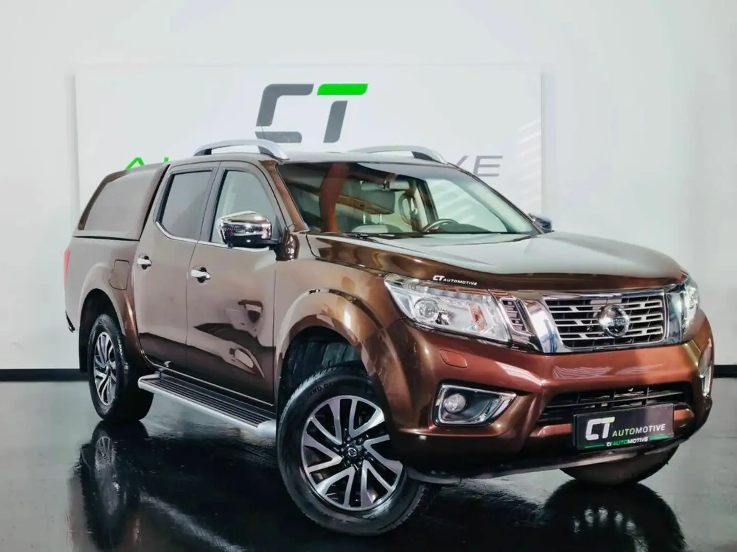 Nissan Navara DoubleCab 4x4 Aut. Braun - 1
