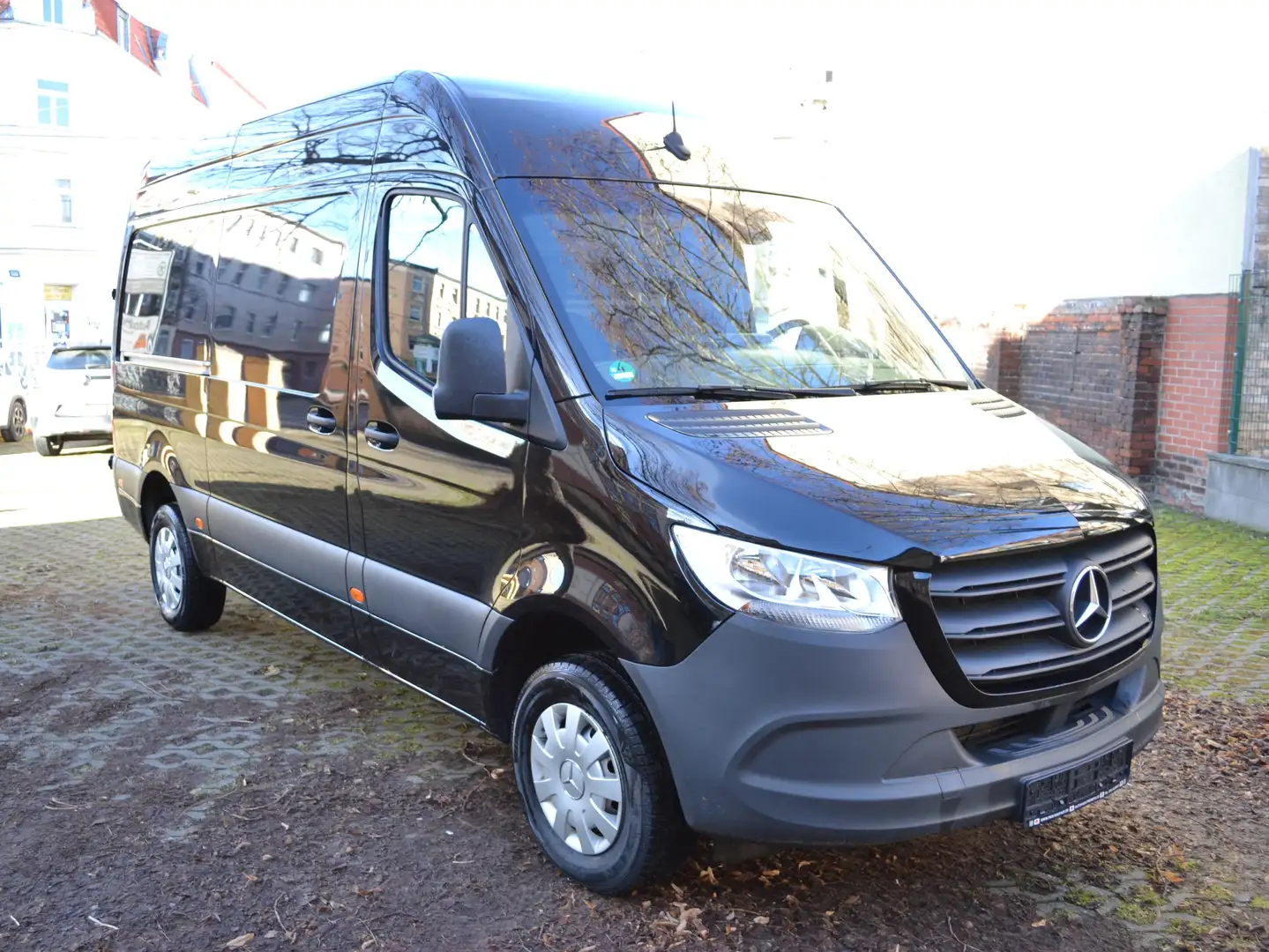 Mercedes-Benz Sprinter 319 CDI RWD L2 H2 - 9G Autom. - AHK 3,5t - Schwarz - 2