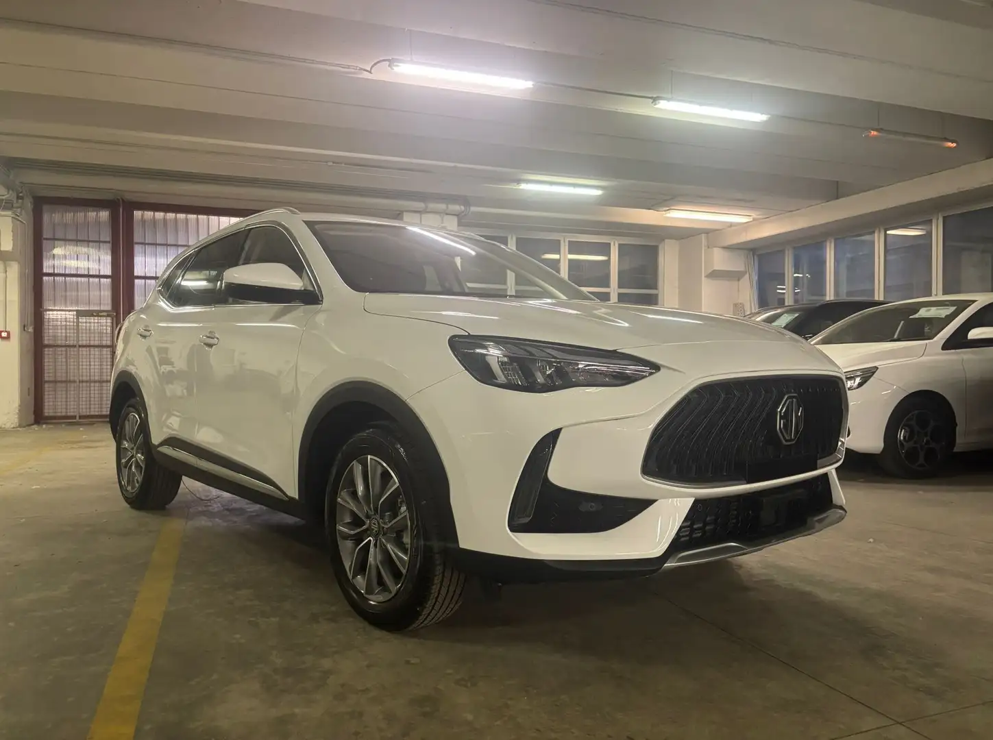MG HS 1.5T MT COM 2WD Білий - 1