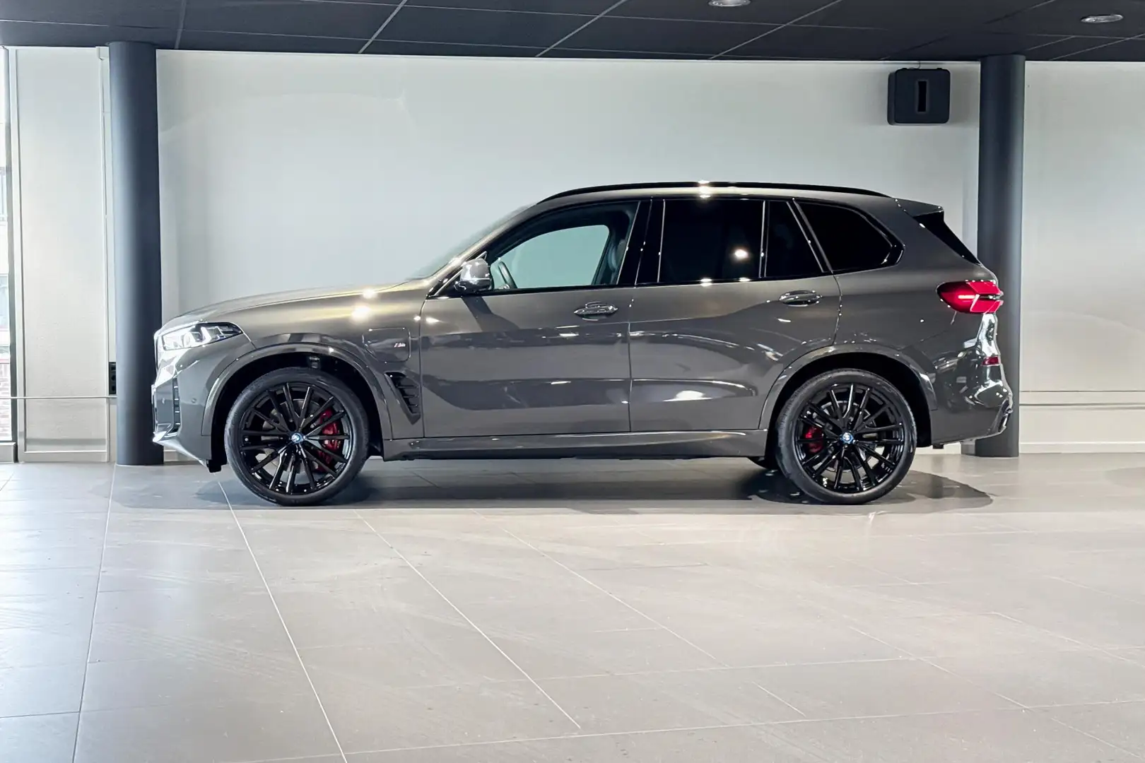 BMW X5 xDrive50e | M Sport Pro | Glazen Panoramadak | Har Gris - 2