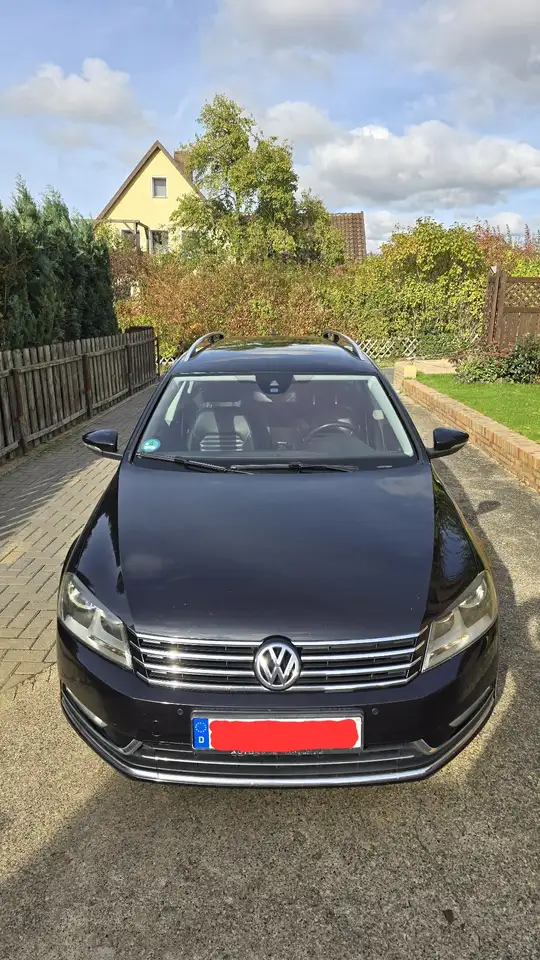 Volkswagen Passat Variant Highline BlueMotion/BMT — photo 1 of 10