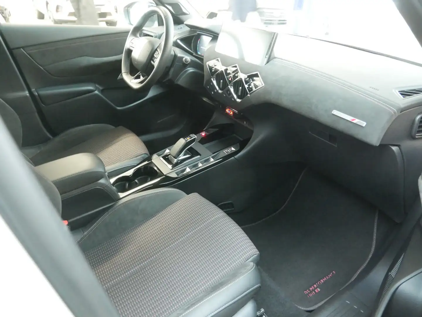 DS Automobiles DS 3 Crossback E-Tense Perfomance Line+ NAVI Weiß - 2