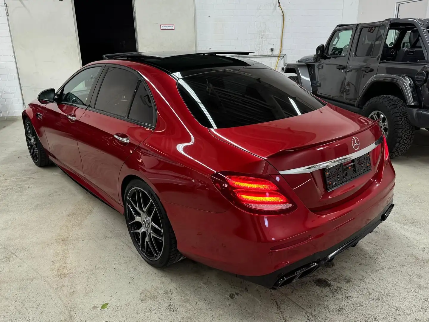 Mercedes-Benz E 63 AMG E 63 S AMG Perf. 4MATIC+*ACC*Pano*Burmester*Soft Rosso - 1