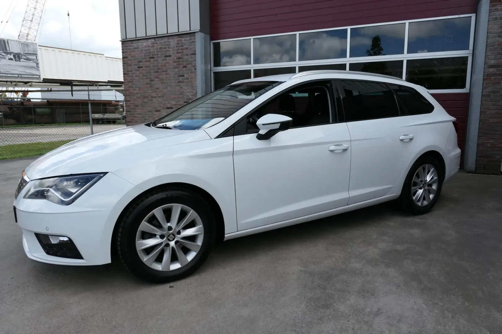 SEAT Leon ST 1.0 EcoTSI Style Business Intense, Automaat, Tr Blanco - 2