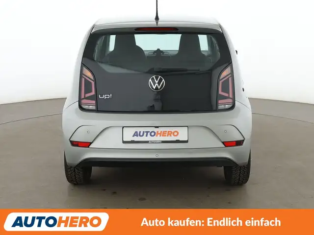 Volkswagen Up! view 5