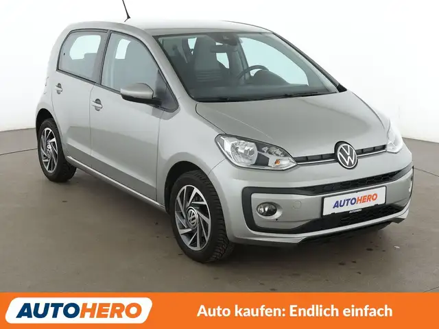 Volkswagen Up! view 8