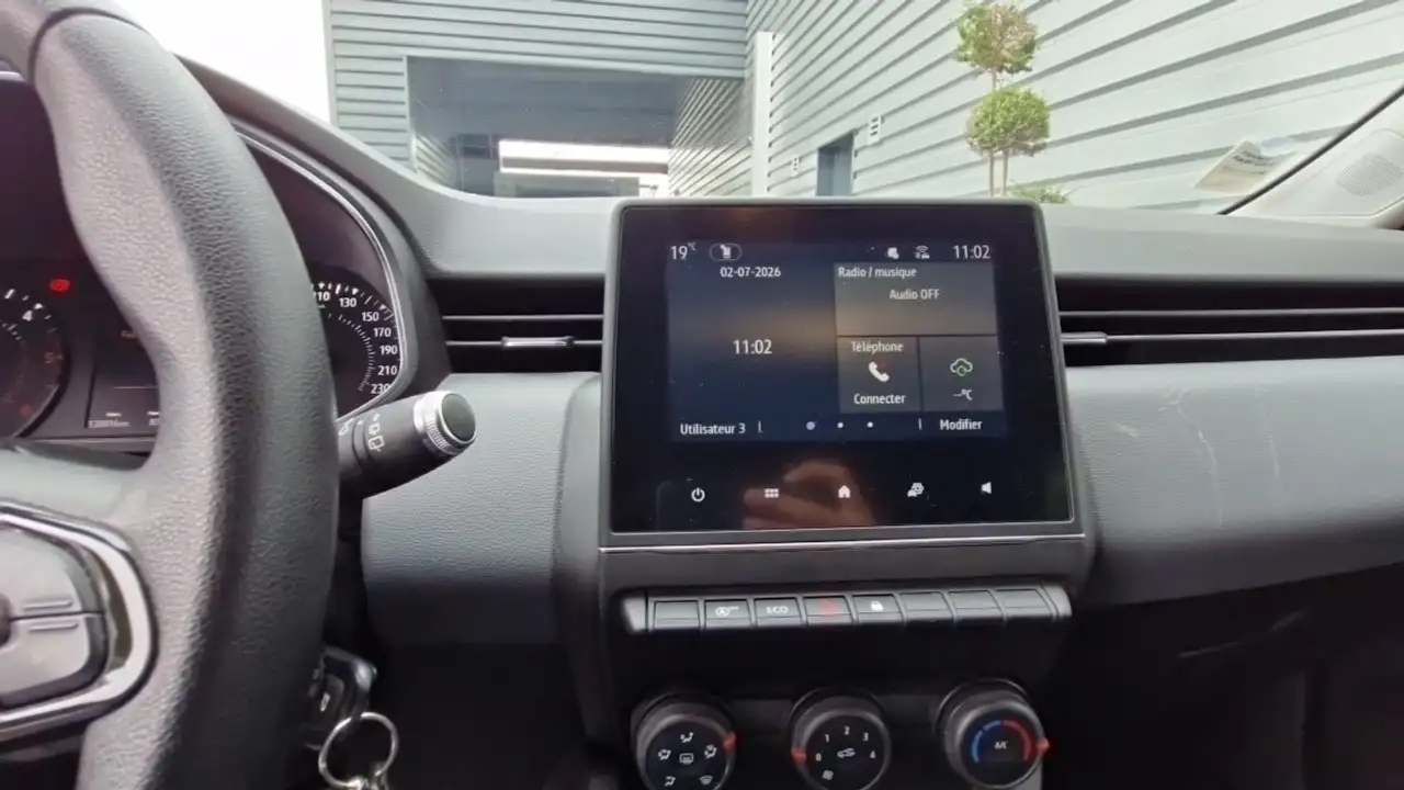 Renault Clio Citadine 5 portes — photo 17