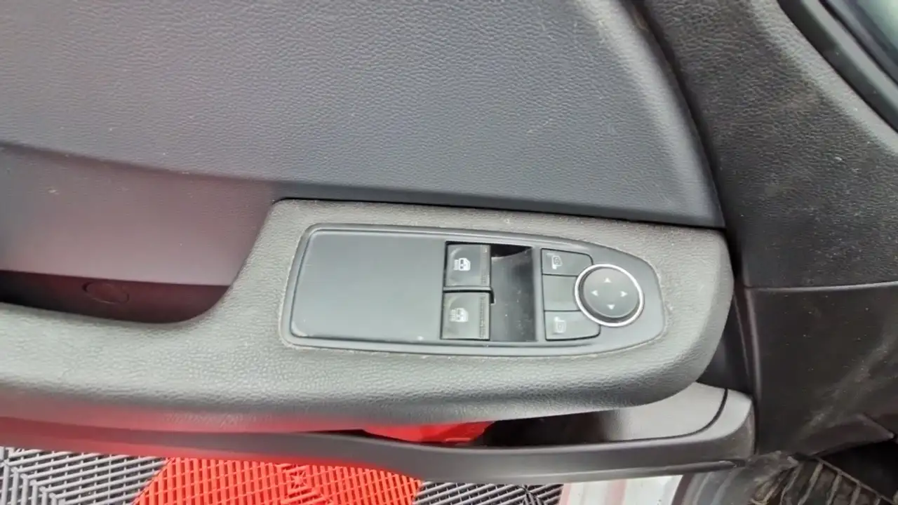 Renault Clio Citadine 5 portes — photo 11