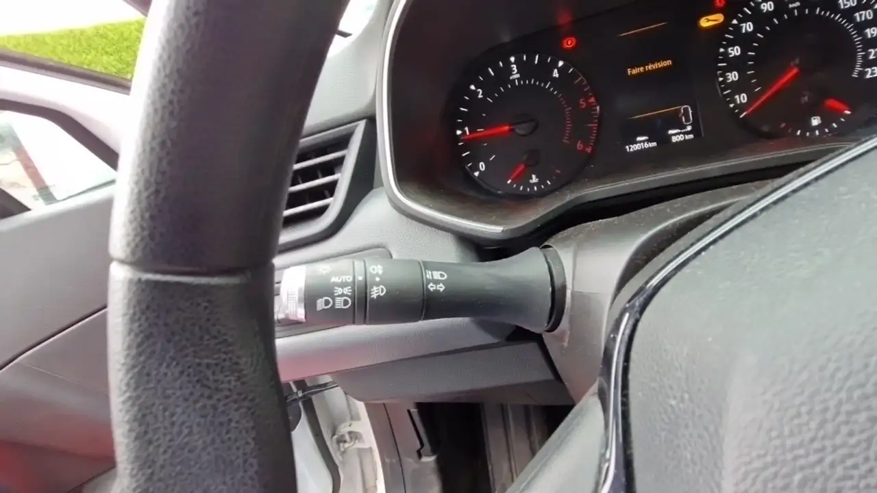 Renault Clio Citadine 5 portes — photo 13
