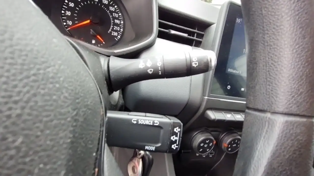 Renault Clio Citadine 5 portes — photo 14