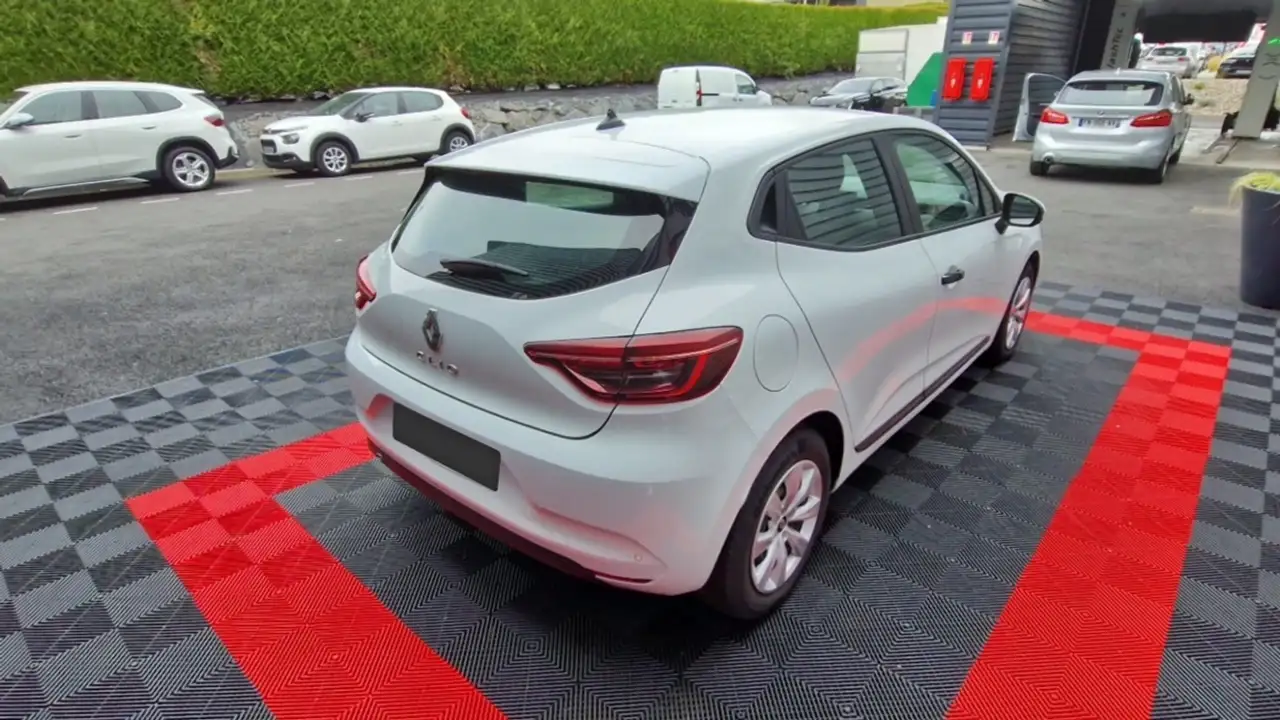 Renault Clio Citadine 5 portes — photo 3