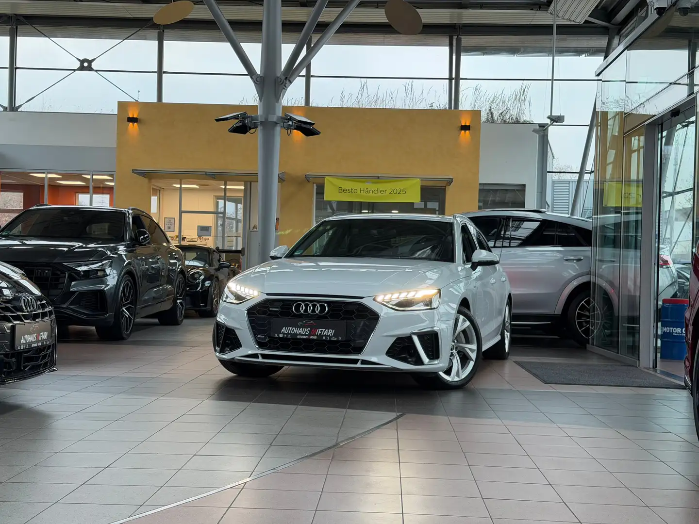 Audi A4 40 TDI quattro S line HUD Keyless B&O Magnetic 18" Weiß - 1