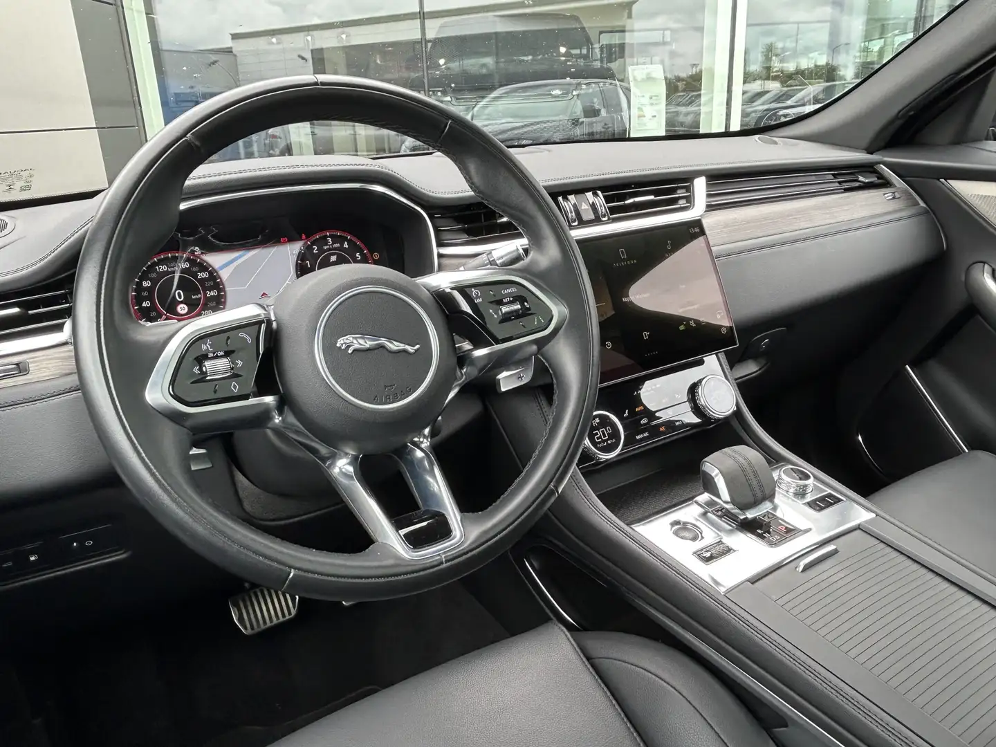 Jaguar F-Pace P400e 404pk AWD R-Dynamic S | Panoramisch schuifda Schwarz - 2