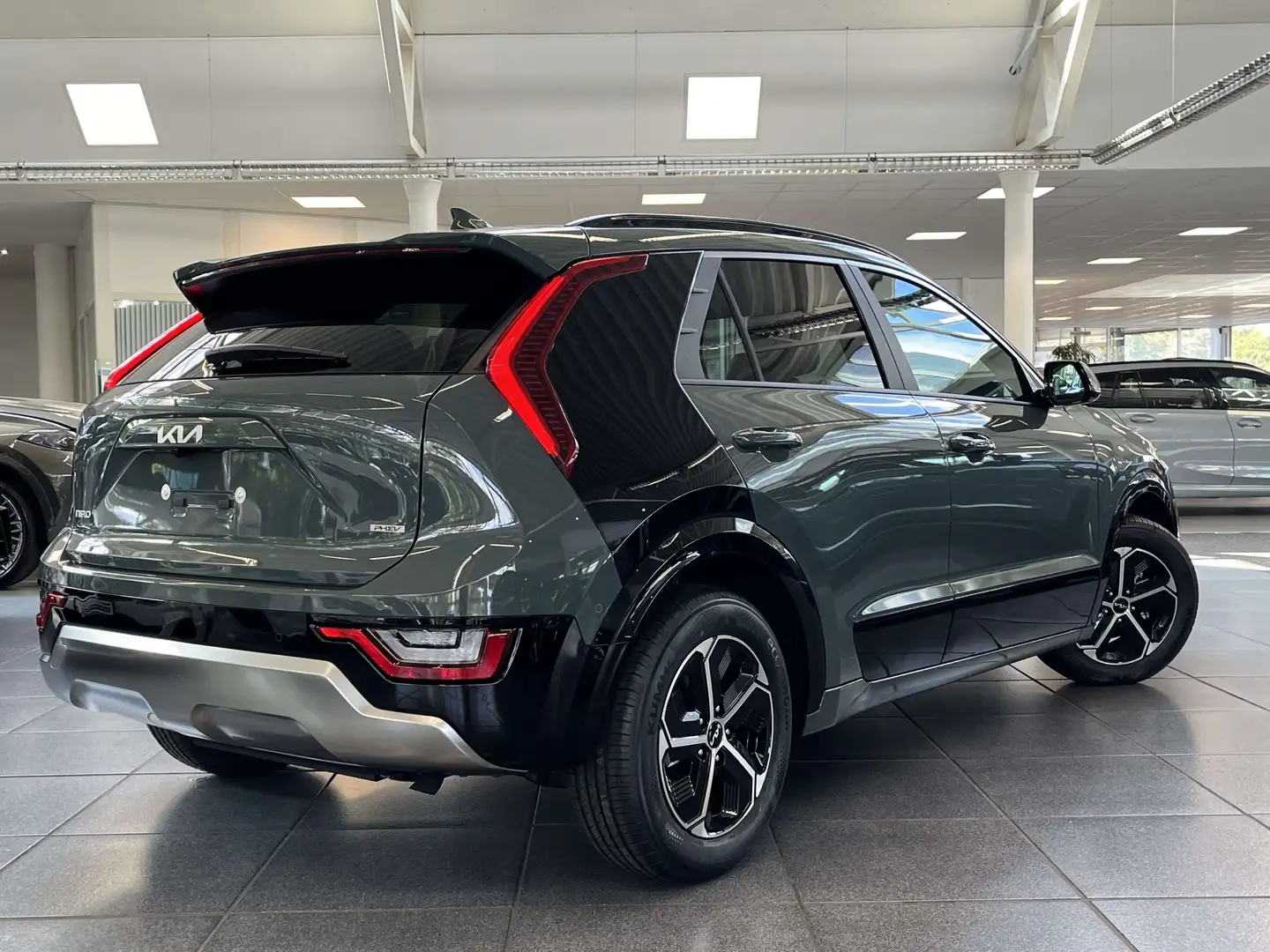 Kia Niro 1.6 GDI PHEV SPIRIT+HEAD-UP+NAV+KAMERA+LED Grün - 2