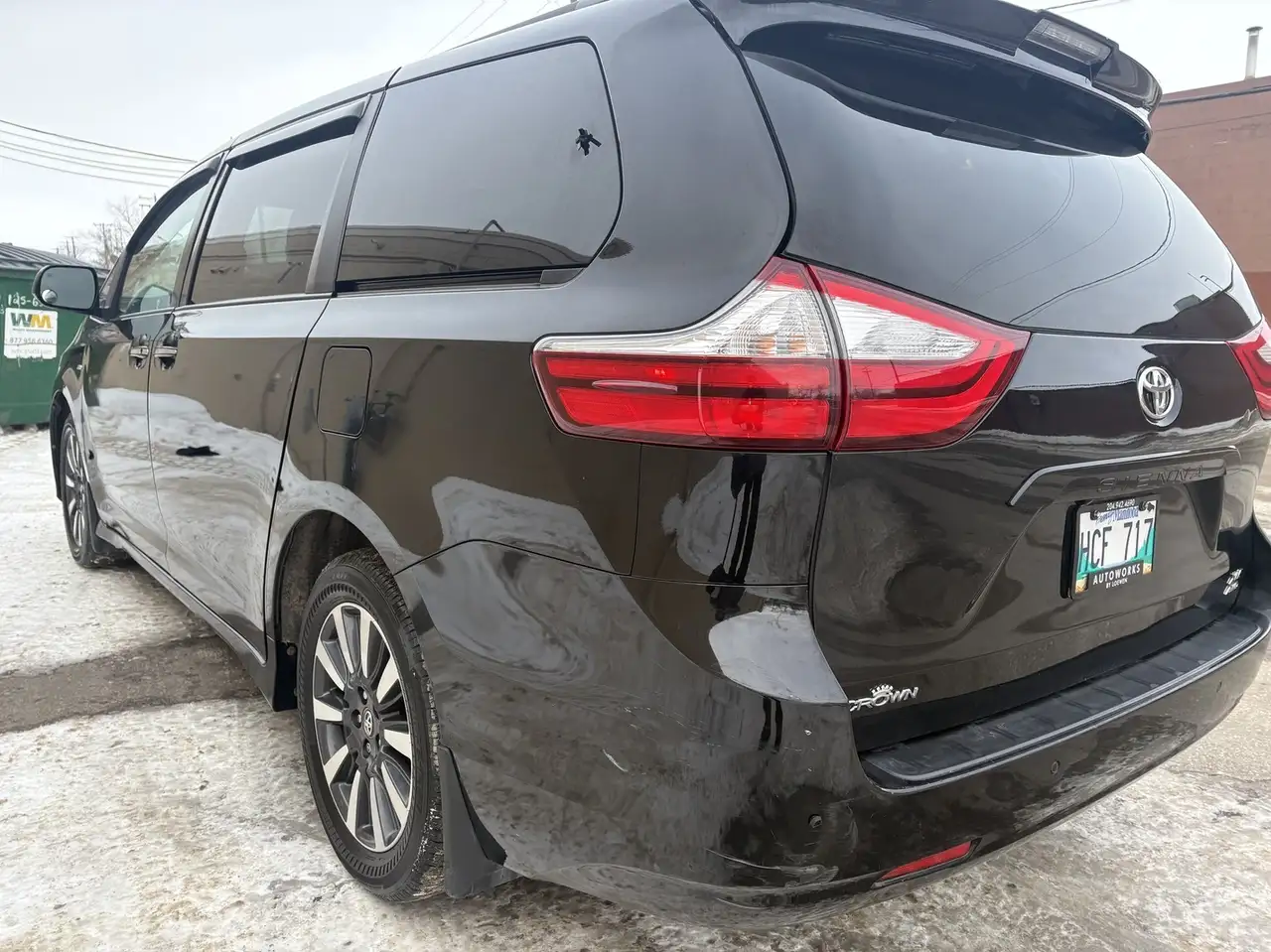 Toyota Sienna снимка Toyota Sienna